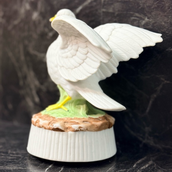 Dove Music Box - Picture 4 of 11